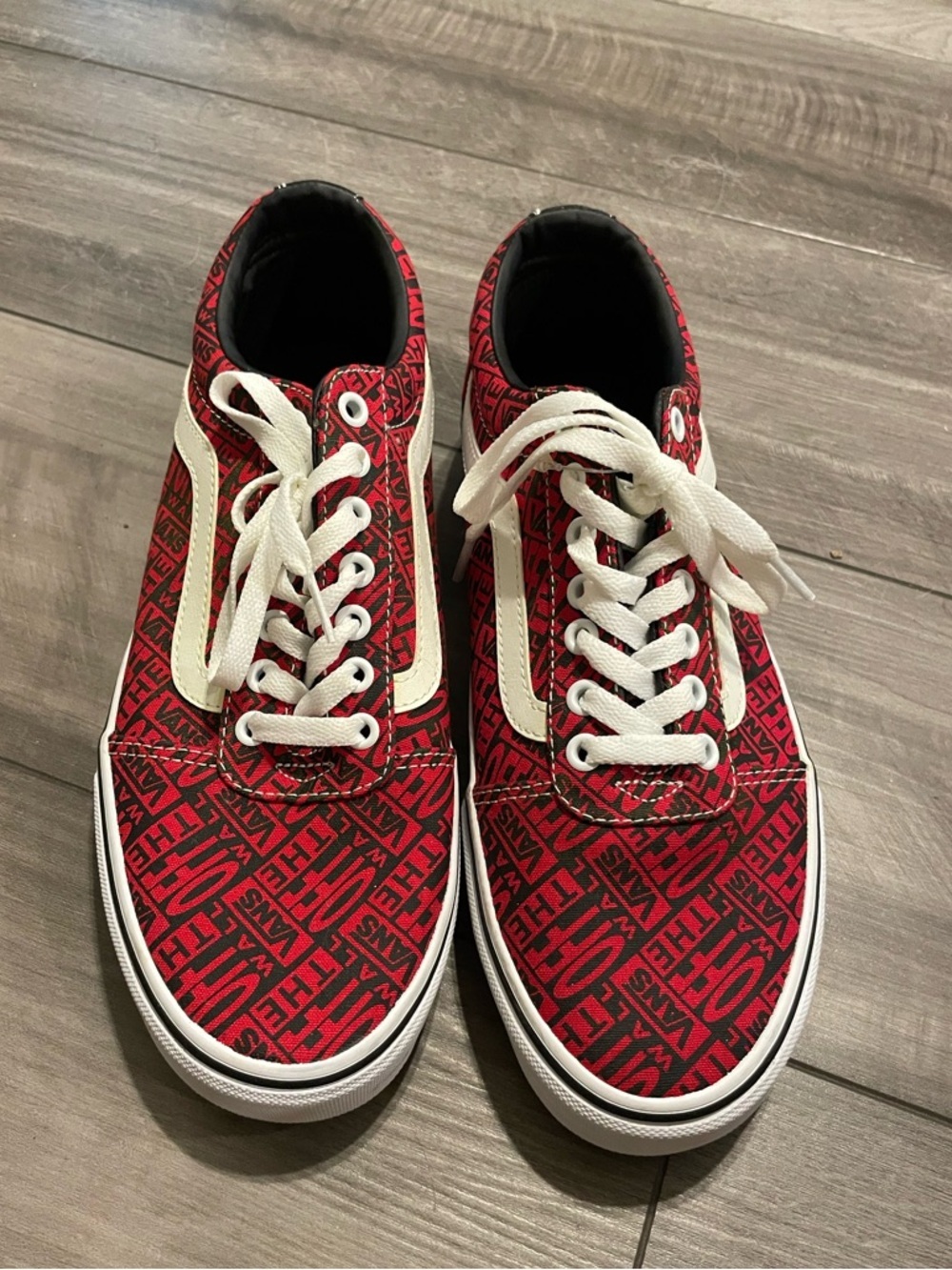 Vans Red and White Logo-Print Old Skool Sneakers Men’s Size 9